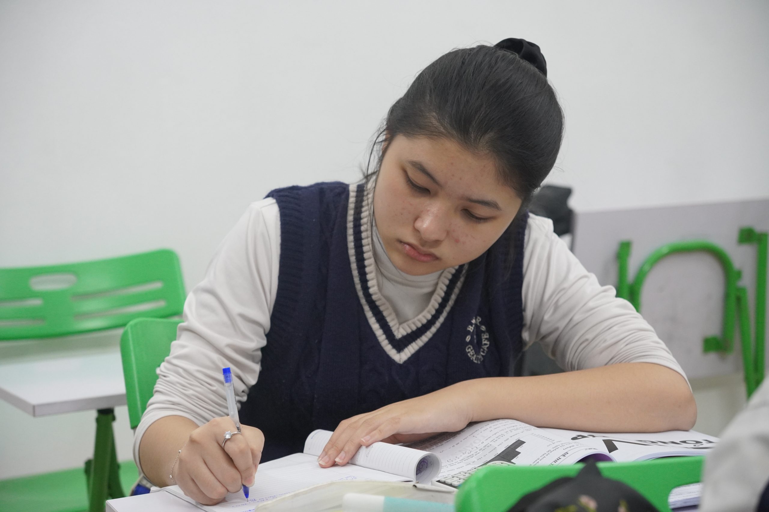 tim-lop-hoc-he-chat-luong-o-dau-goi-y-trung-tam-uy-tin-hoc-phi-hop-ly-3