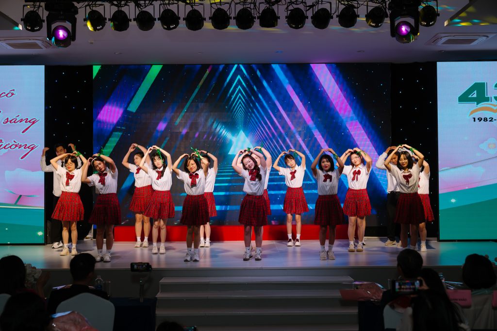 Ky-niem-ngay-nha-giao-viet-nam-3