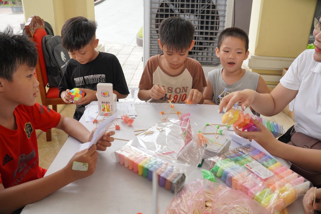 hoat-dong-toan-thuc-nghiem-sang-tao-2