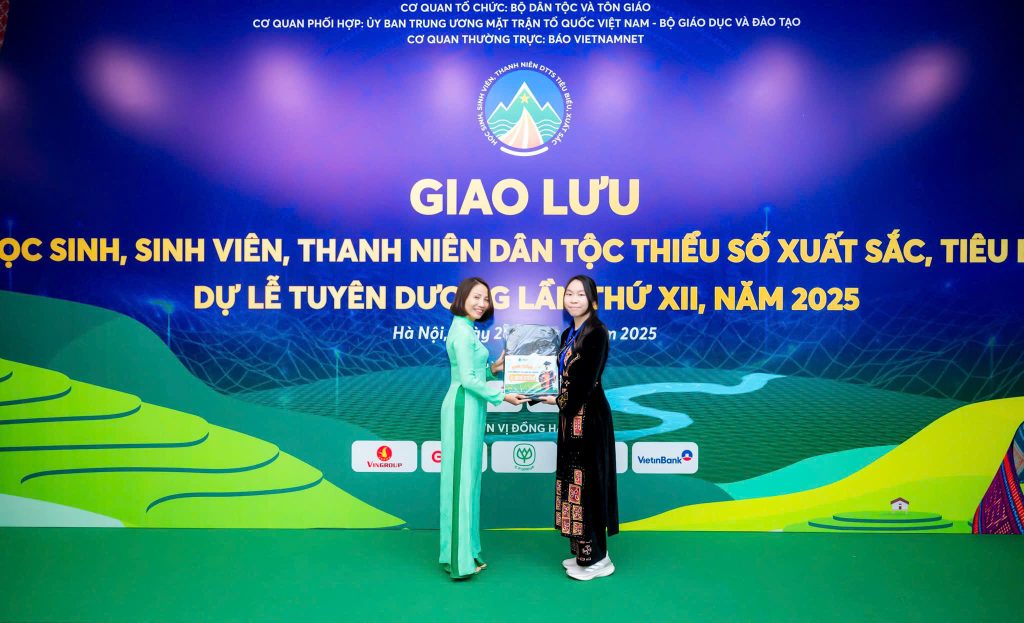 le-tuyen-duong-hoc-sinh-dan-toc-thieu-so