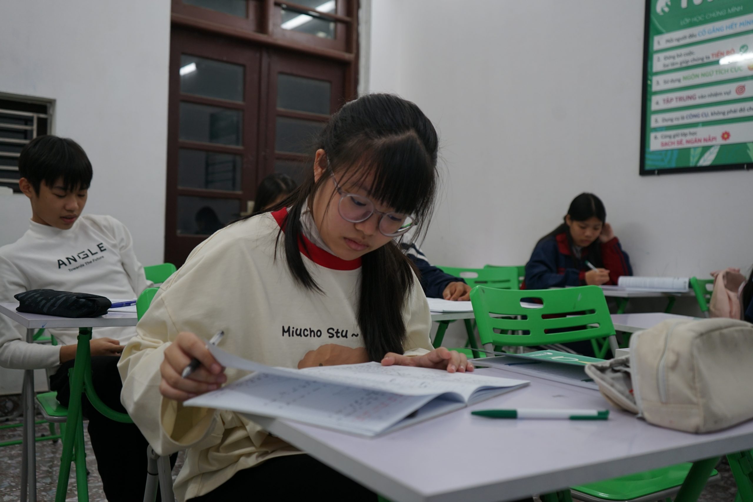 khoa-on-toan-nen-tang-cho-hoc-sinh-mat-goc