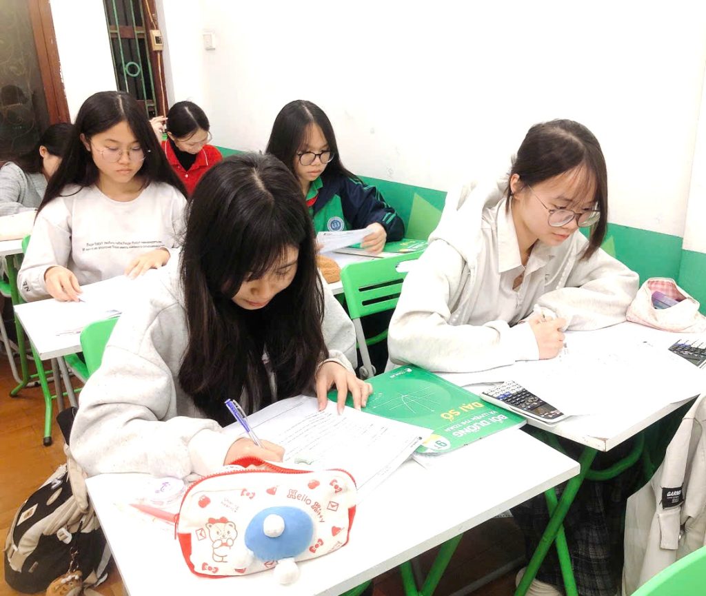 dong-hanh-cung-con-thi-vao-10 (3)