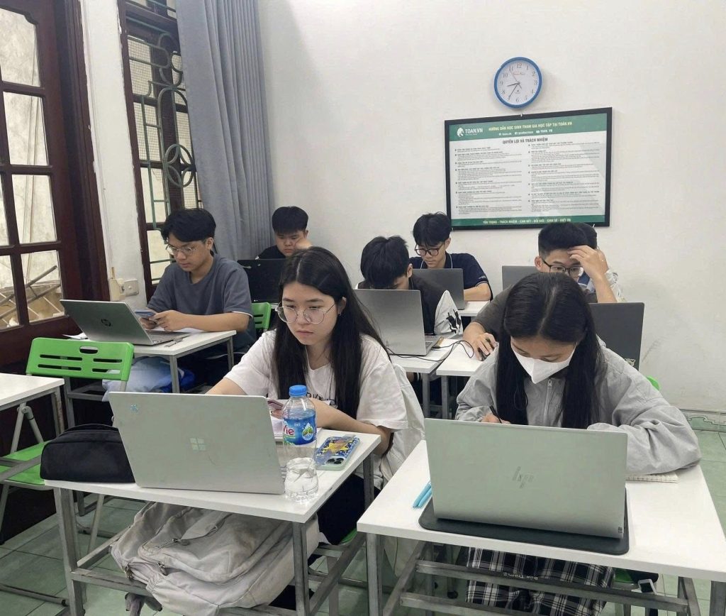 de-on-thi-toan-lop-12