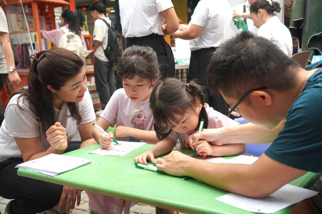 ngay-hoi-toan-hoc-tai-pho-sach (7)