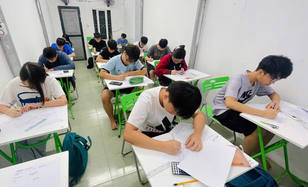 hoc-them-toan-lop-10-o-ha-noi-2