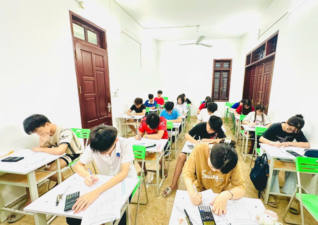 luyen-thi-toan-vao-10-nam-2027 (3)