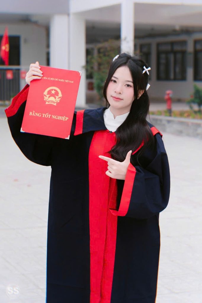 Học sinh Minh Huyền chia sẻ bí quyết đạt điểm 9.25 Toán kỳ thi vào 10